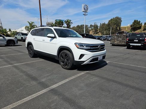 Used 2023 Volkswagen Atlas SE w/ Black Wheel Package image 3