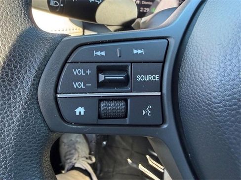 Used 2023 Honda HR-V LX image 16