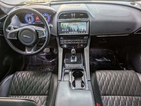 Used 2020 Jaguar F-PACE SVR AWD/4WD image 17