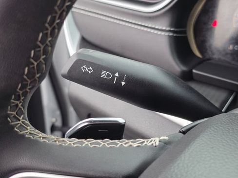 Used 2023 Jeep Grand Cherokee L Laredo RWD image 32
