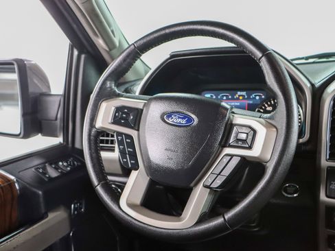 Used 2019 Ford F150 Lariat w/ Trailer Tow Package image 13