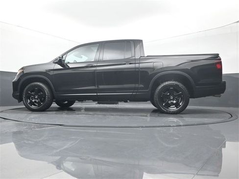 Used 2025 Honda Ridgeline Black Edition image 9