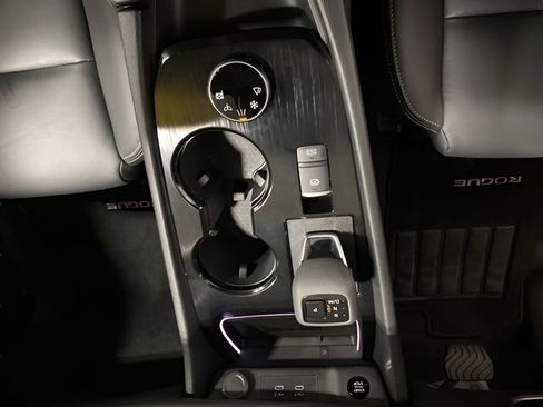 Certified 2026 Nissan Rogue SL AWD/4WD image 18