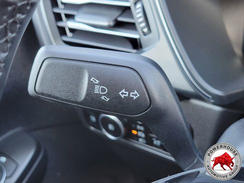 Certified 2025 Ford Escape SE w/ PHEV Premium Package image 32