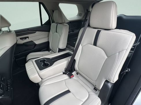 Certified 2026 Honda Pilot Touring image 13