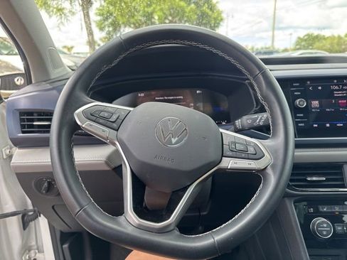 Used 2024 Volkswagen Taos SE FWD image 24