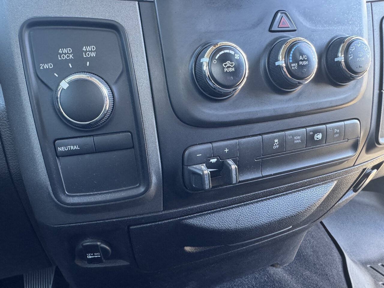 Used 2015 RAM 3500 Tradesman w/ Chrome Appearance Group AWD/4WD image 21