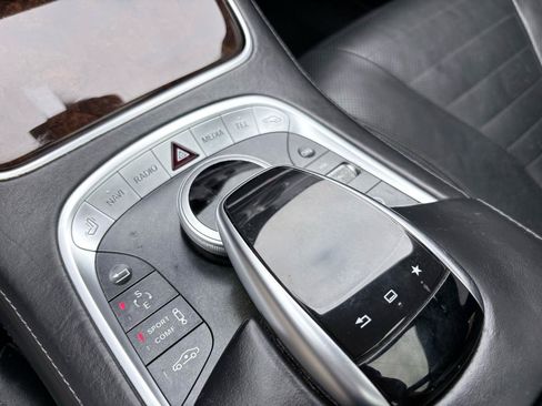 Used 2015 Mercedes-Benz S 550 4MATIC Sedan image 32