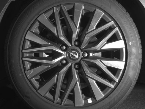 Used 2025 Nissan Altima 2.5 SV image 12