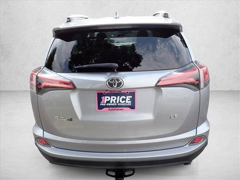 Used 2016 Toyota RAV4 LE FWD image 3