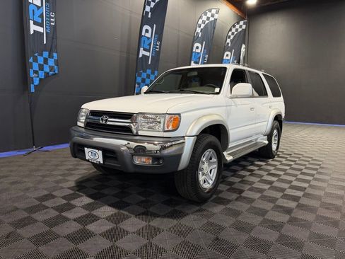 Used 2002 Toyota 4Runner SR5 AWD/4WD image 1