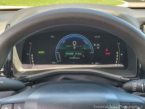 Used 2025 Toyota Camry LE w/ Convenience Package FWD image 18