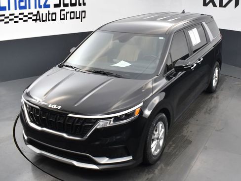 Certified 2024 Kia Carnival LX image 9