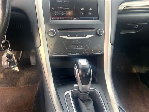 Used 2015 Ford Fusion SE w/ Equipment Group 202A FWD image 32