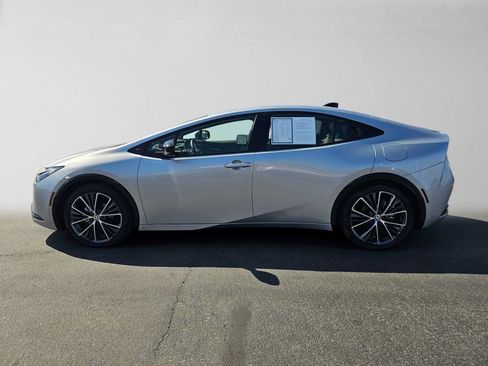 Certified 2026 Toyota Prius XLE FWD image 6