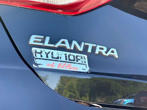 Used 2018 Hyundai Elantra SEL image 15