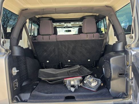 Used 2013 Jeep Wrangler Unlimited Rubicon w/ Max Tow Pkg image 13