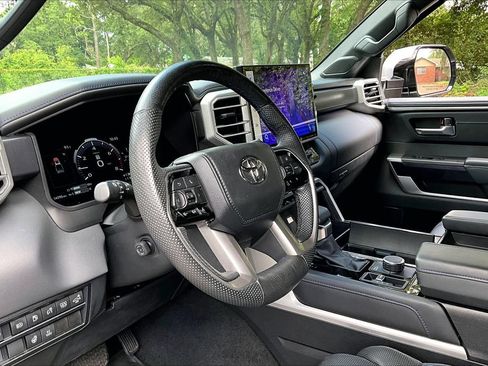 Used 2024 Toyota Tundra Platinum AWD/4WD image 14