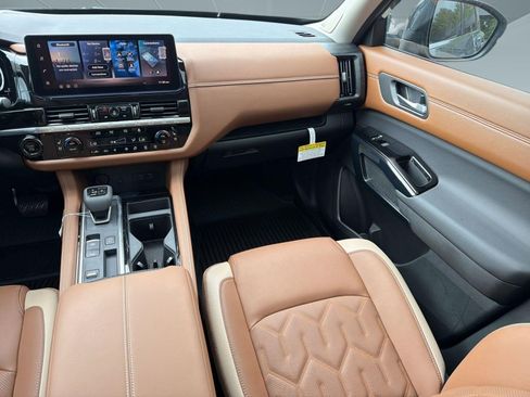 New 2026 Nissan Pathfinder Platinum w/ Cargo Package FWD image 28