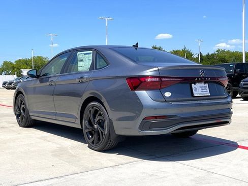 New 2025 Volkswagen Jetta SE image 5