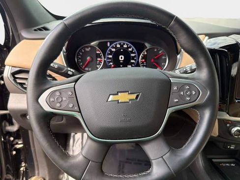 Used 2023 Chevrolet Traverse Premier FWD image 26