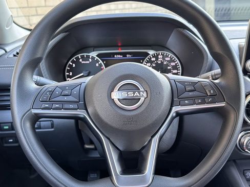 New 2025 Nissan Sentra SV w/ Trunk Package FWD image 29
