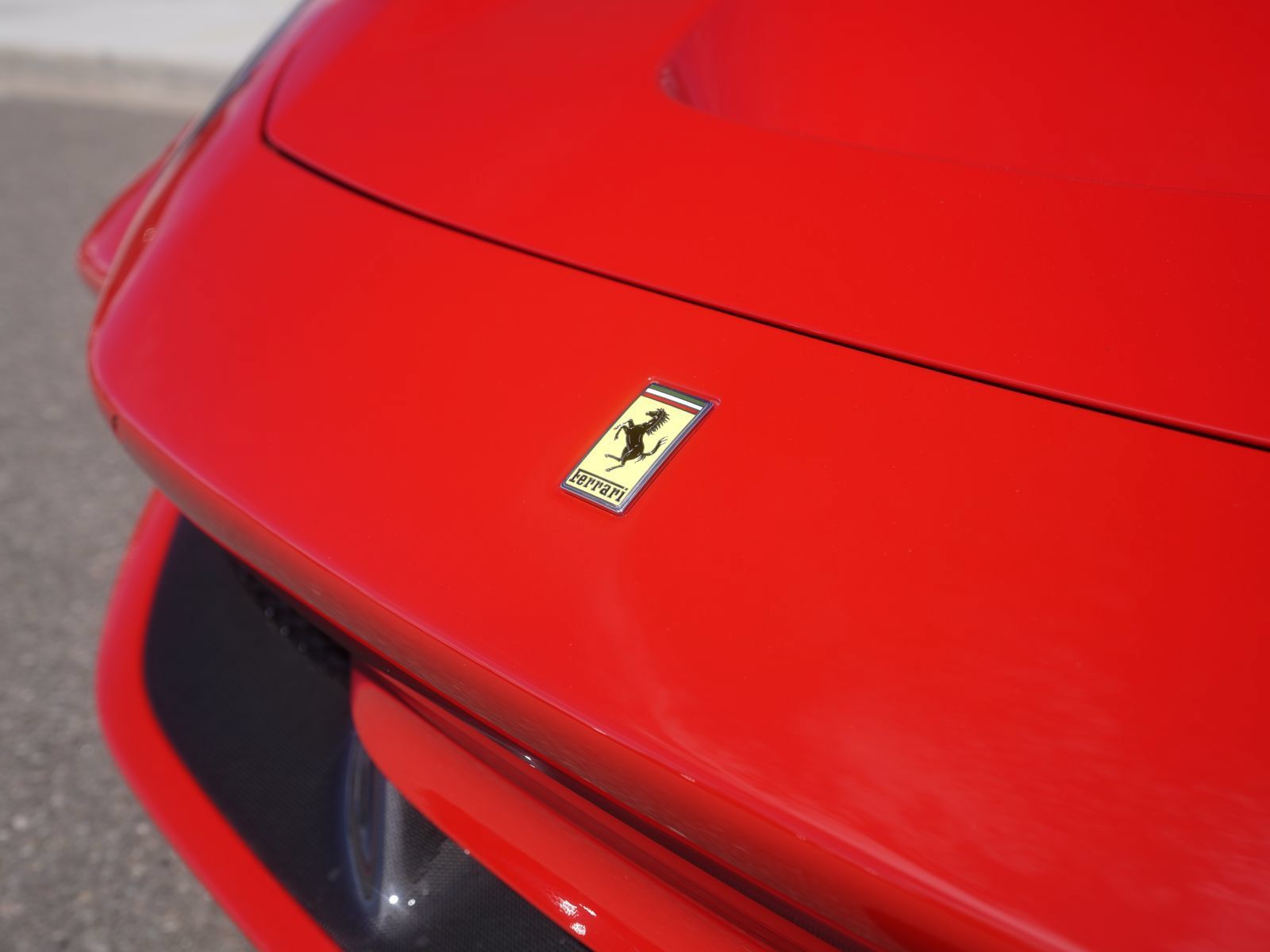 Used 2023 Ferrari F8 Tributo RWD image 14