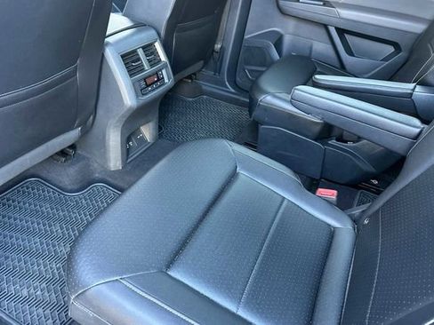 Used 2021 Volkswagen Atlas SE w/ Panoramic Sunroof Package image 11