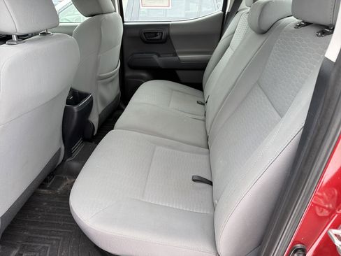 Certified 2018 Toyota Tacoma SR image 19