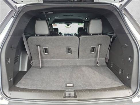 Used 2022 Chevrolet Traverse RS FWD image 6