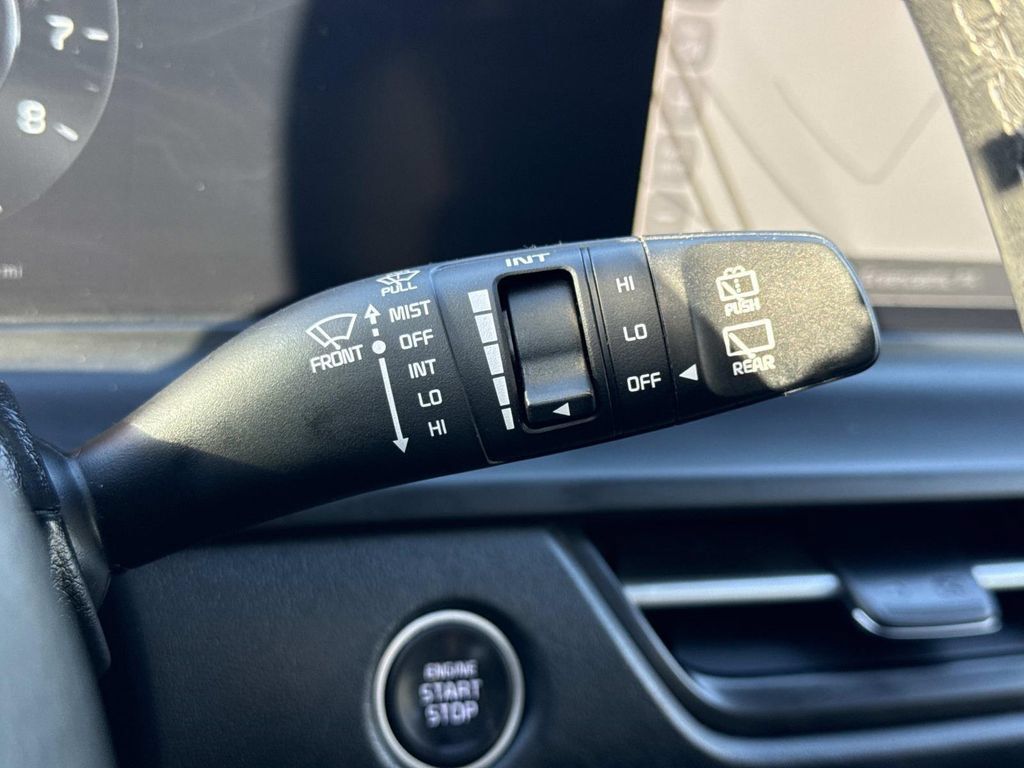 Used 2024 Kia Seltos EX AWD/4WD image 12