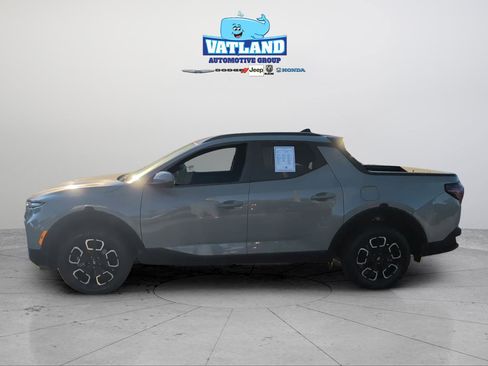 Used 2023 Hyundai Santa Cruz SEL Premium image 2