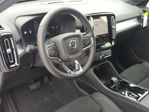 Used 2026 Volvo XC40 B5 Ultra w/ Protection Package Premier AWD/4WD image 2