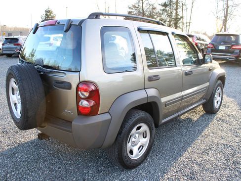 Used 2006 Jeep Liberty Sport image 7