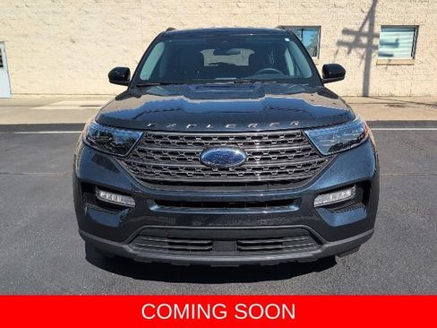 Used 2024 Ford Explorer XLT w/ Equipment Group 202A AWD/4WD image 2