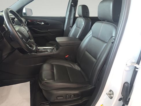 Used 2023 Chevrolet Traverse RS w/ LPO, Floor Liner Package AWD/4WD image 12