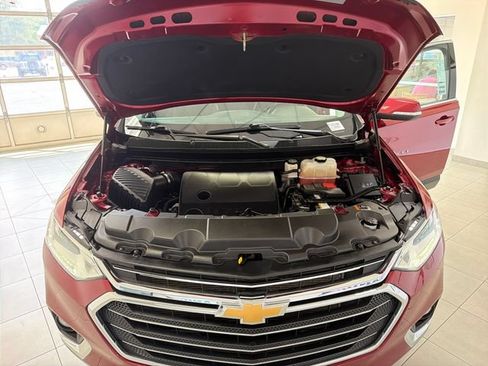 Used 2021 Chevrolet Traverse LT FWD image 24