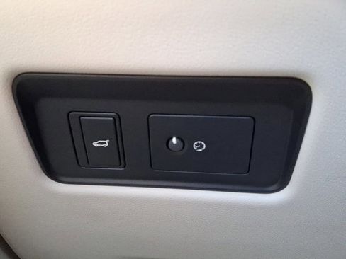 Used 2022 Jaguar F-PACE S image 25