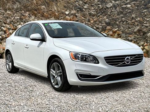 Used 2015 Volvo S60 T5 Platinum image 11