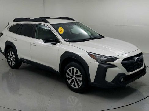 Certified 2025 Subaru Outback Premium AWD/4WD image 1