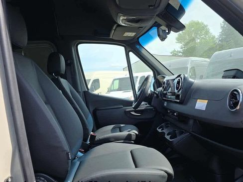 Used 2026 Mercedes-Benz Sprinter 2500 image 11