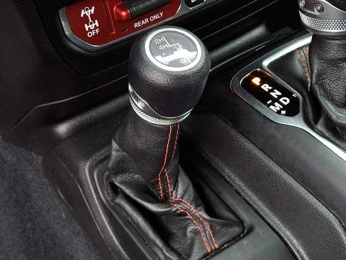 Used 2022 Jeep Wrangler Unlimited Rubicon w/ Cold Weather Group image 26