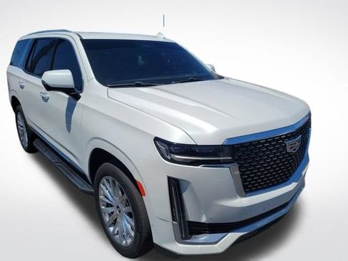 Used 2021 Cadillac Escalade Premium Luxury AWD/4WD image 2