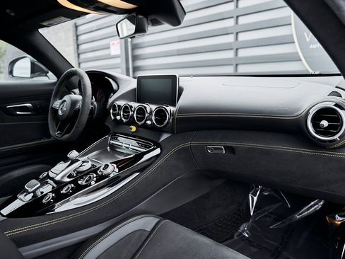 Used 2019 Mercedes-Benz AMG GT R image 54