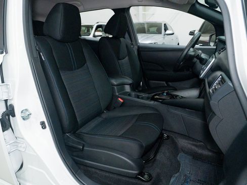 Used 2025 Nissan Leaf SV Plus image 26