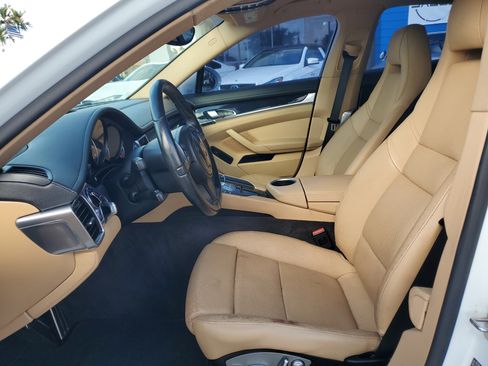 Used 2016 Porsche Panamera 4 Edition image 9