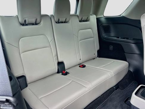 Certified 2024 Nissan Pathfinder SL w/ SL Premium Package FWD image 25
