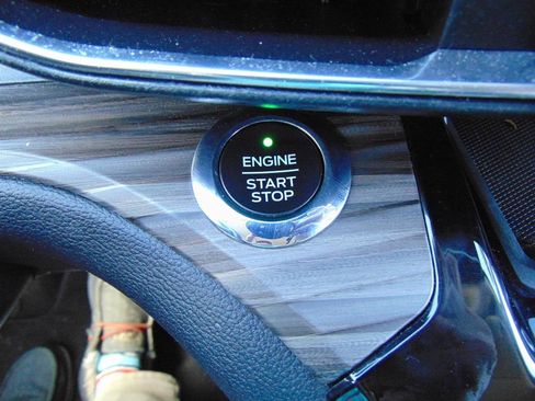 Used 2021 Ford Explorer Limited image 44