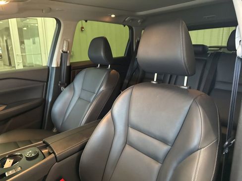 Used 2025 Nissan Rogue SL w/ SL Premium Package image 28