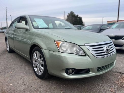 Used 2010 Toyota Avalon XLS image 5